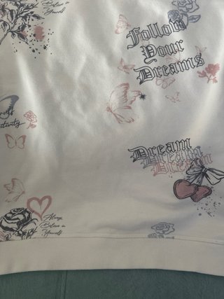 Sudadera blanca con estampado