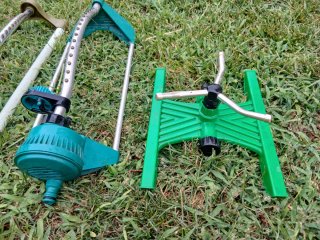 Irrigatori da giardino oscillanti