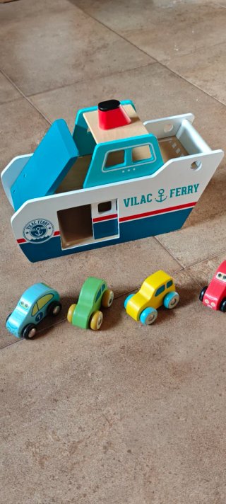 Barco Ferry Madera Vilac + 4 Coches. Juguete