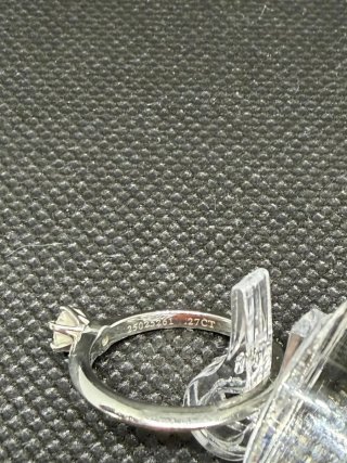Anello solitario Tiffany & Co. con diamante