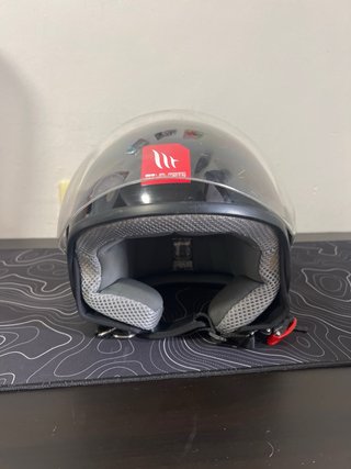 Casco de moto MT Helmets negro