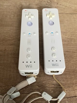 2 Mandos Nintendo Wii