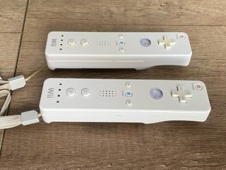 2 Mandos Nintendo Wii