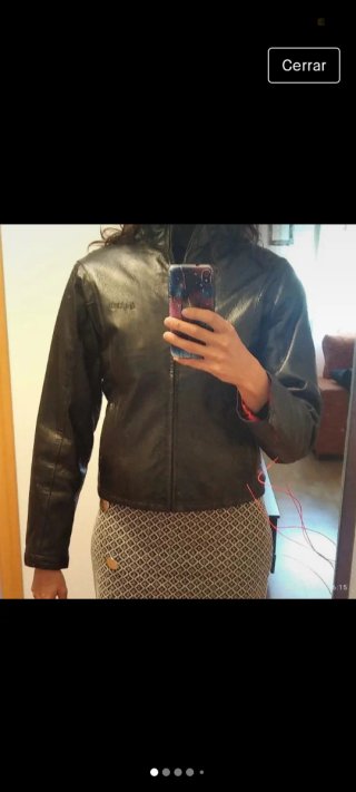 Cazadora de piel negra