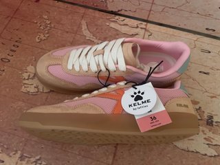 Zapatillas retro Kelme beige y rosa