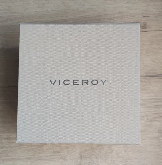 Caja Viceroy Beige y Plateada