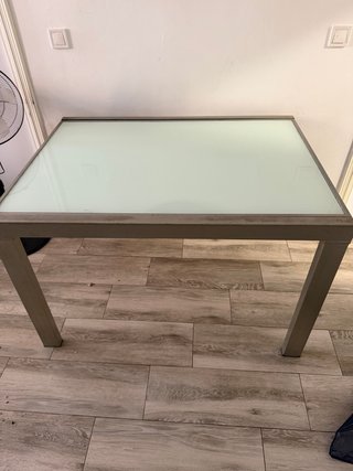 Mesa de cristal expandible gris