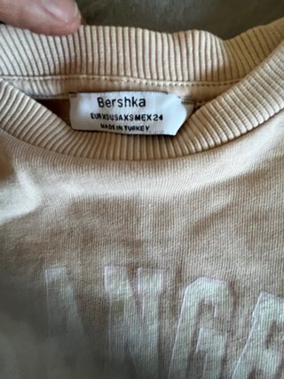 Sudadera Bershka Beige,rosa muy claro talla xs