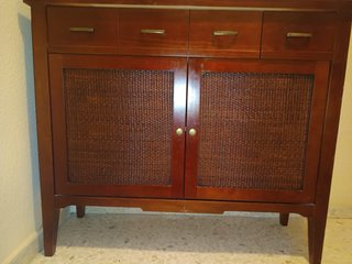 Mueble recibidor clásico con espejo