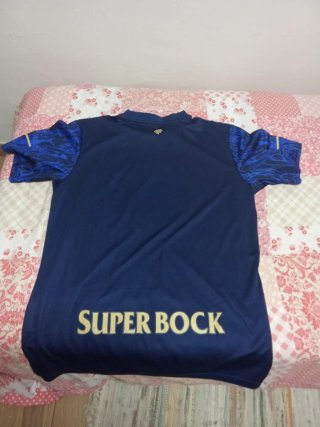 Camiseta deportiva dragón azul y dorado Talla XL