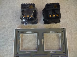 Mecanismos Eléctricos Enchufe y TV