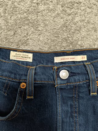 Short vaquero oscuro Levi's