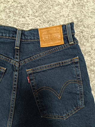 Short vaquero oscuro Levi's