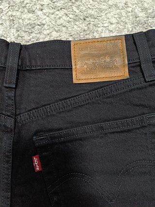 Short vaquero negro Levi's