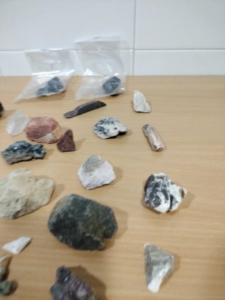 Lotto di Minerali e Rocce Varie