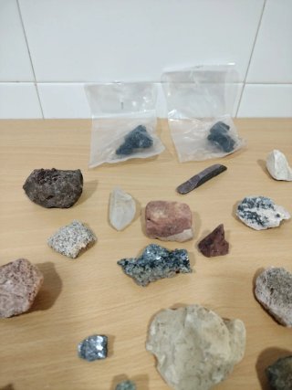 Lotto di Minerali e Rocce Varie