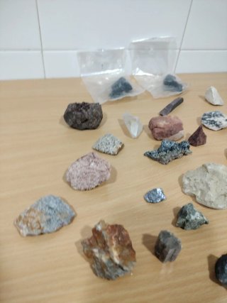 Lotto di Minerali e Rocce Varie