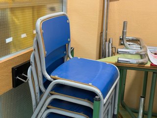 Sedie scolastiche vintage in acciaio e legno