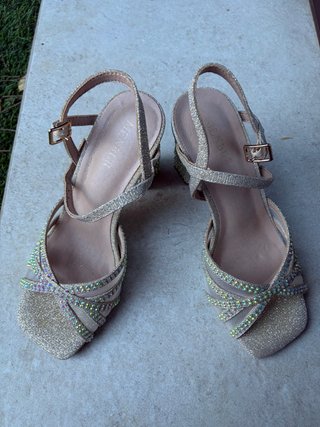 Sandalias MENBUR doradas talla 36 con pedrería