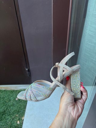 Sandalias MENBUR doradas talla 36 con pedrería