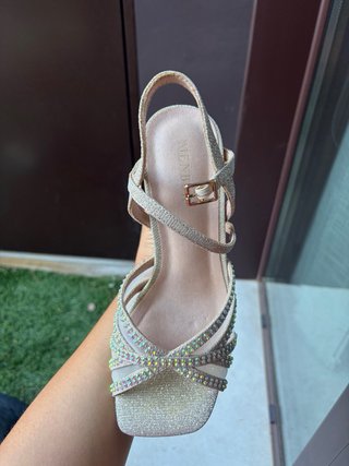 Sandalias MENBUR doradas talla 36 con pedrería