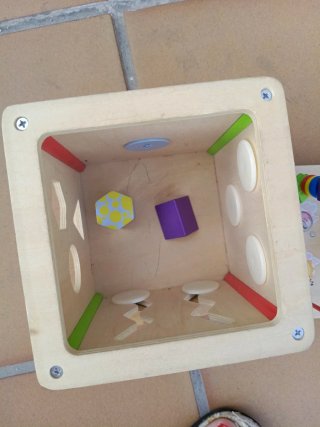 Cubo de actividades de madera