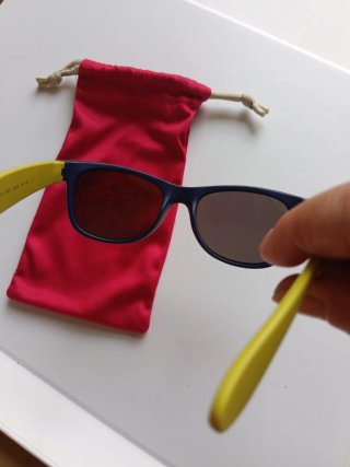 Gafas de sol Polaroid niños azul y amarillo