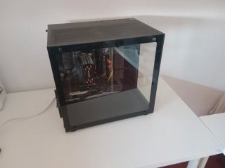 PC gaming con tarjeta gráfica de gran rendimiento