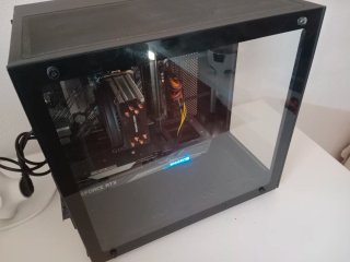 PC gaming con tarjeta gráfica de gran rendimiento