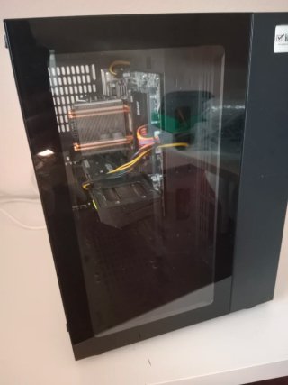 PC gaming con tarjeta gráfica de gran rendimiento