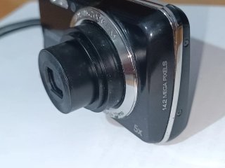 Samsung PL20 Fotocamera Digitale 14.2 MP Nera