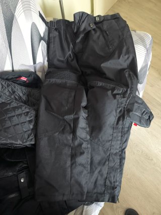 Chaqueta y pantalón de moto MQP