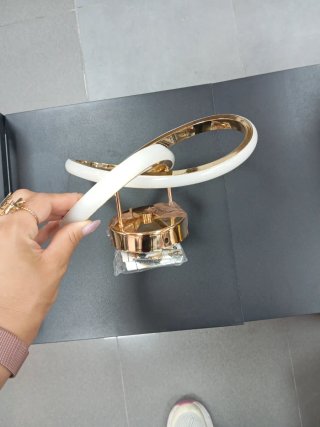 Lámpara de techo moderna dorada