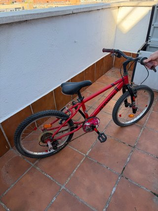 Bicicleta infantil rossa