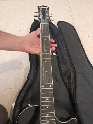 Guitarra eléctrica Donner Est. 2012. Estilo Gibson