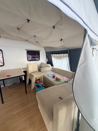 Caravana completa con avancé, cocina y trastero