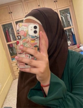 Hijab muselina plisada marrón