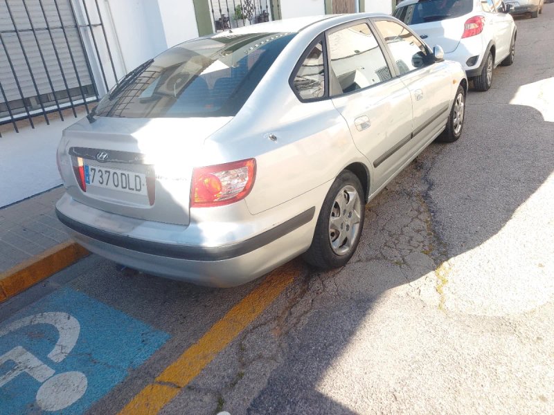 Hyundai Elantra 2004 - foto 1