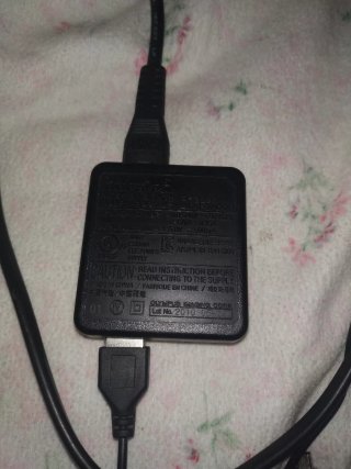 Cargador Olympus F-2AC + Cable Datos