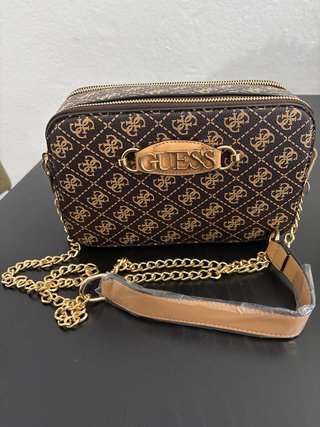 Bolso Guess Marrón y Dorado