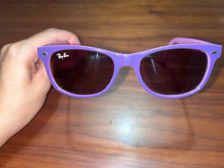 Gafas de sol Ray-Ban moradas para niña