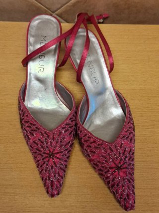 Zapatos de fiesta MENBUR rosas y plateados