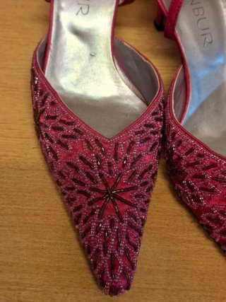 Zapatos de fiesta MENBUR rosas y plateados