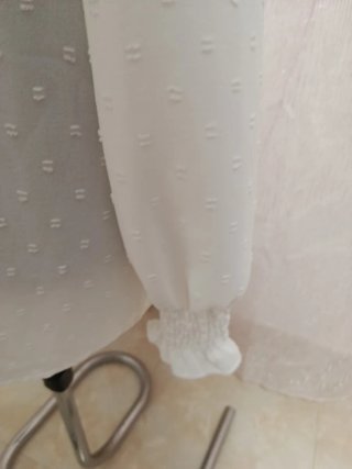 Elegante blusa blanca con encaje