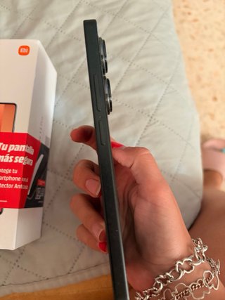 Xiaomi Redmi Note 13 Pro con protettore