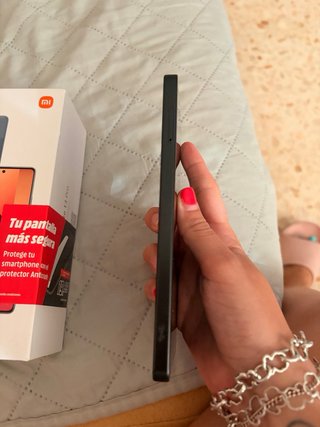 Xiaomi Redmi Note 13 Pro con protettore
