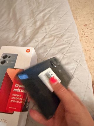 Xiaomi Redmi Note 13 Pro con protettore