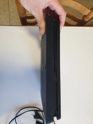 PS4 Slim 1TB Negra + 4 Juegos FIFA