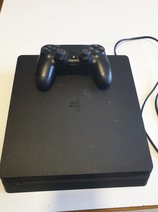 PS4 Slim 1TB Negra + 4 Juegos FIFA