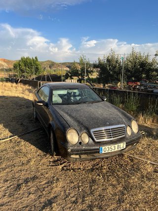 Mercedes-Benz  CLK 2001